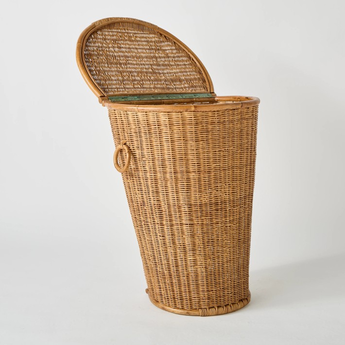Pièce unique d'archive d'atelier grand panier à linge en rotin avec couvercle KOK MAISON