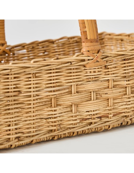 Detail of the weaving pattern of the rattan basket with handle from Kok Maison