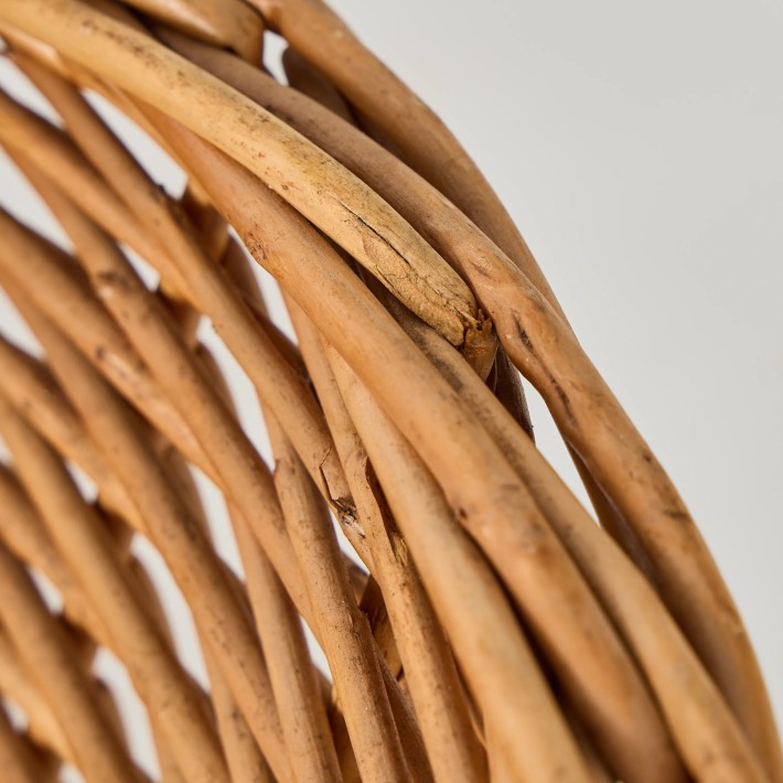 Detail of defect in wicker strand on upper edge