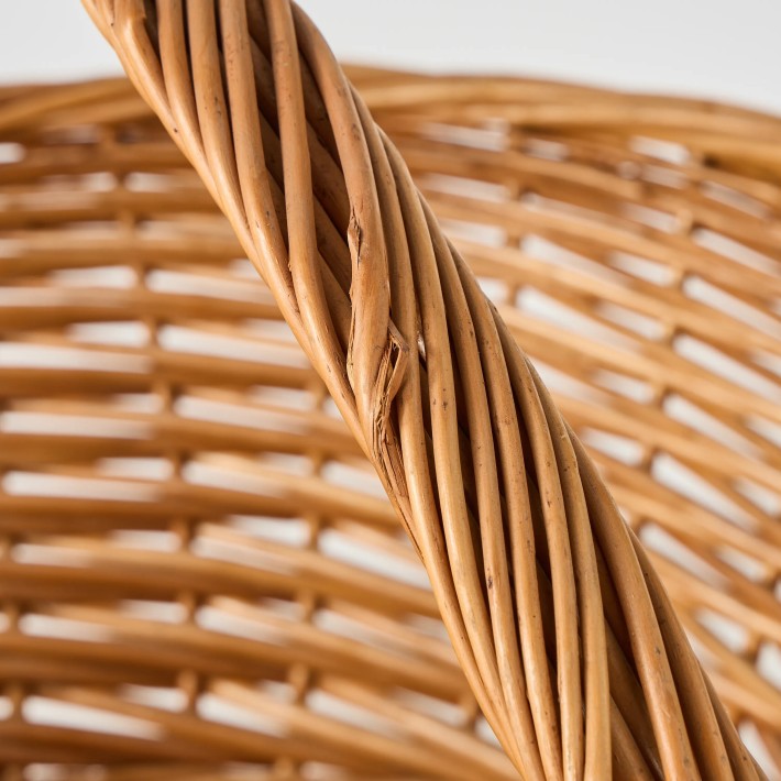 Detail of defect in wicker strand on handle