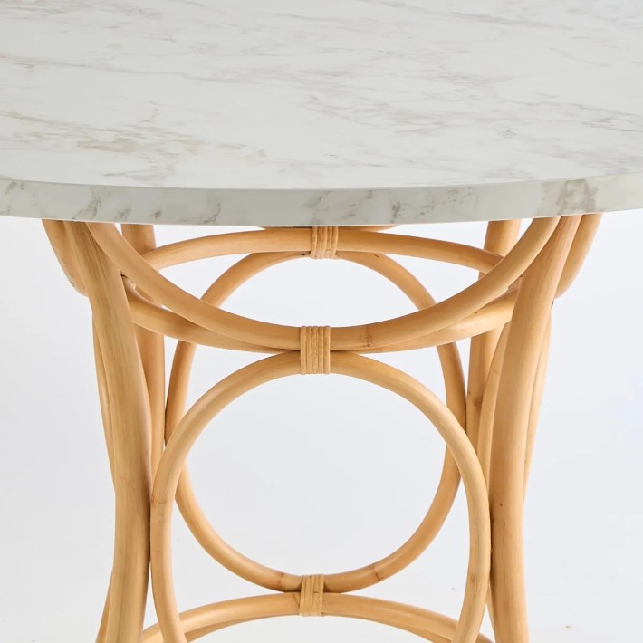 Détail vue de face demi-cercle de rotin table de repas collection GINGKO chez KOK maison