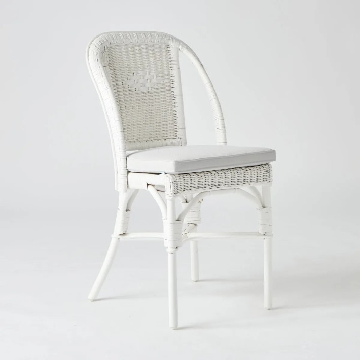 Coussin d'assise pour chaise en rotin laqué blanc collection Primavera