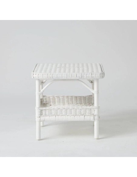Vue de face table basse carré laquée blanc en rotin chez KOK MAISON