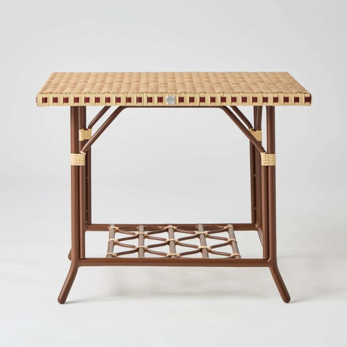 Belle Epoque coffee table in woven resin imitation rattan by KOK MAISON