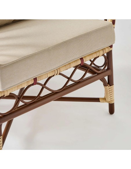 Detail of curved design in dark brown lacquered aluminium from the BELLE EPOQUE collection at KOK MAISON