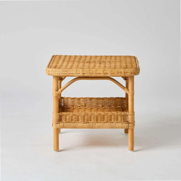 Table basse carrée en rotin couleur miel collection NANTUCKET chez KOK maison