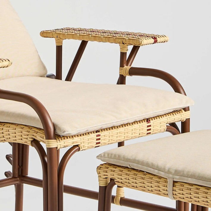 Détail coussin chaise longue BELLE EPOQUE en tissu beige T030 par KOK MAISON