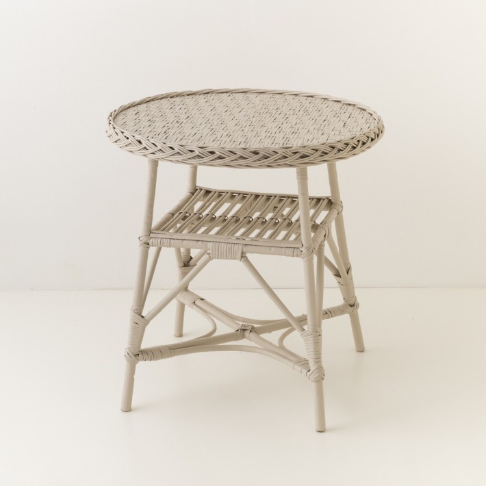 Mélina lacquered wicker table with woven top