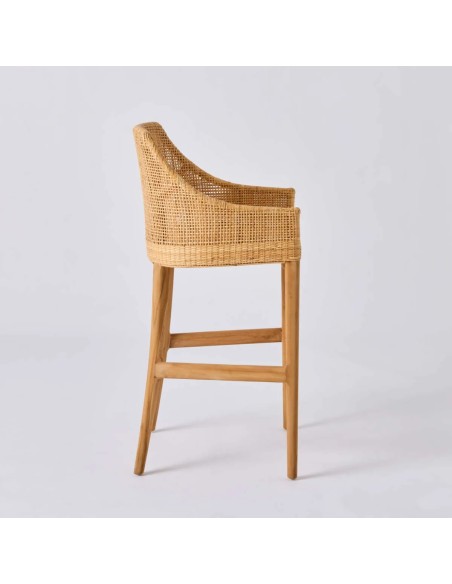 Vue de profil tabouret de bar collection Saïgon tout en rotin avec pieds en teck