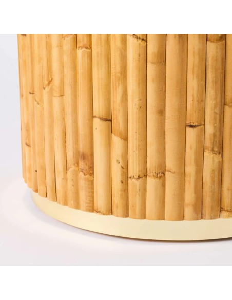 Bandeau de laiton au pied de la table ronde collection Riviera