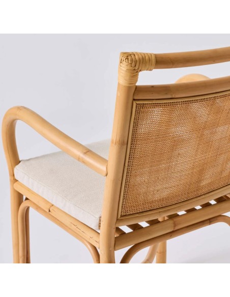 Détail tressage du cannage de rotin fauteuil de table Riviera