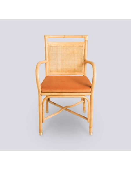 Vue de face fauteuil de table RIVIERA avec coussin velours ocre