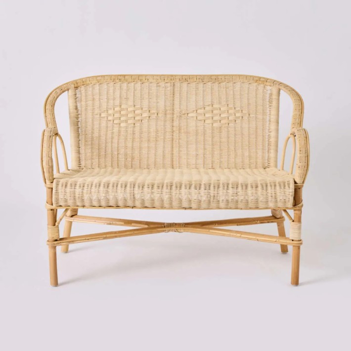 Vue de face canapé en rotin deux places Marcel