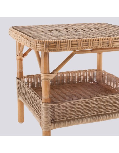 Zoom on ligatures and woven patinated rattan square coffee table from the Grandfather collection