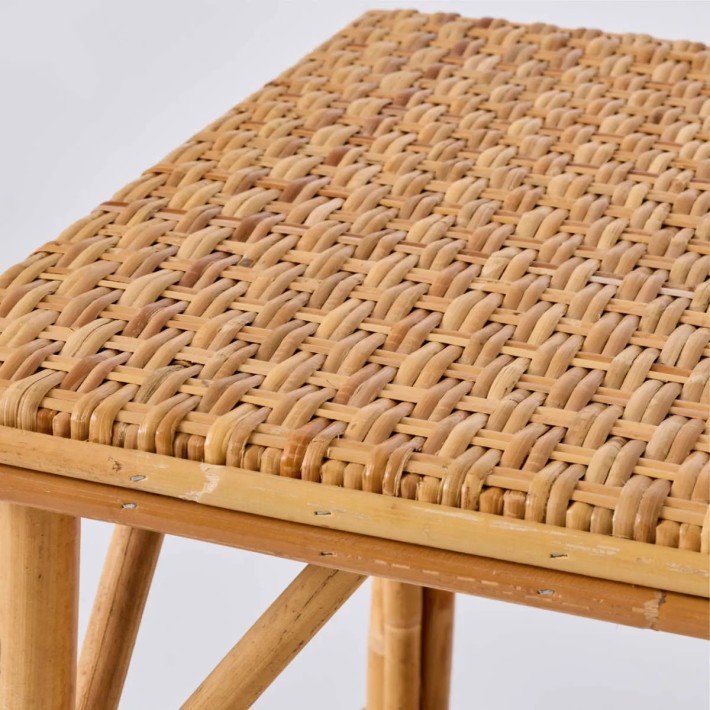 Zoom tressage rotin plateau table basse carrée grand-mère par KOK MAISON