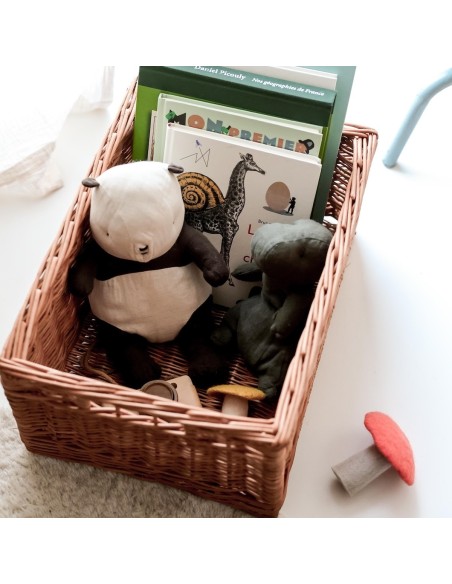 grand casier de rangement en osier pour la chambre d'enfants