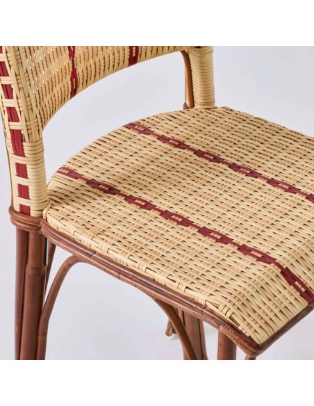 Détail assise chaise ne résine sur structure rotin BISTROT par KOK MAISON