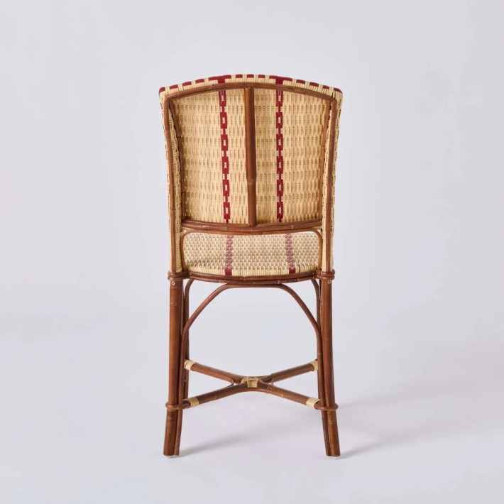 Chaise BISTROT vue de dos. Structure en rotin avec tressage en résine pour l'extérieur couvert