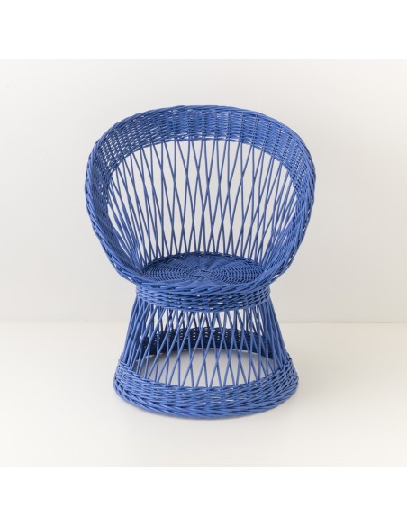 fauteuil en osier Franz laqué bleu grec vu de face