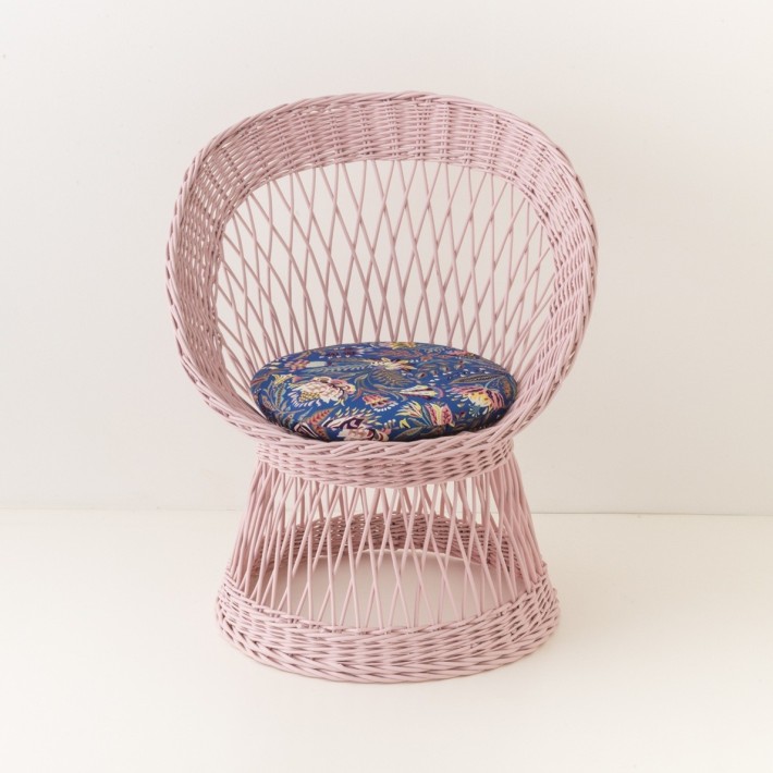 fauteuil en osier Franz laqué rose avec coussin en option