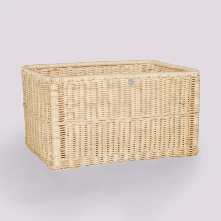 Large rectangular basket in natural rattan