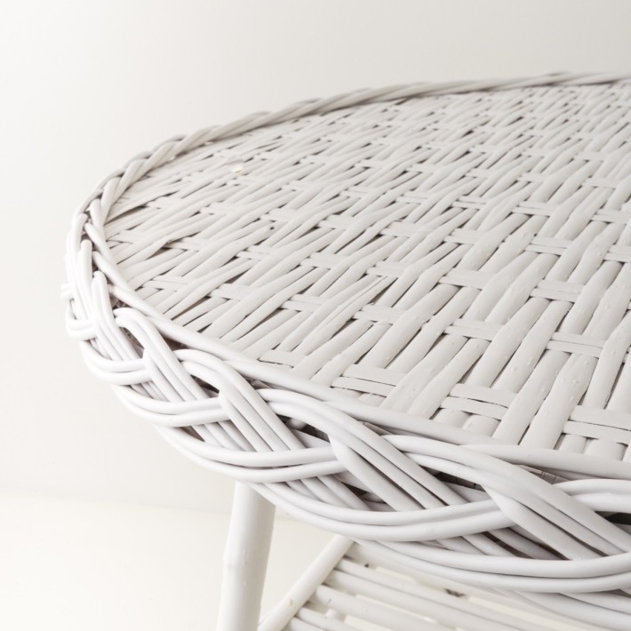 Mélina lacquered wicker table with woven top