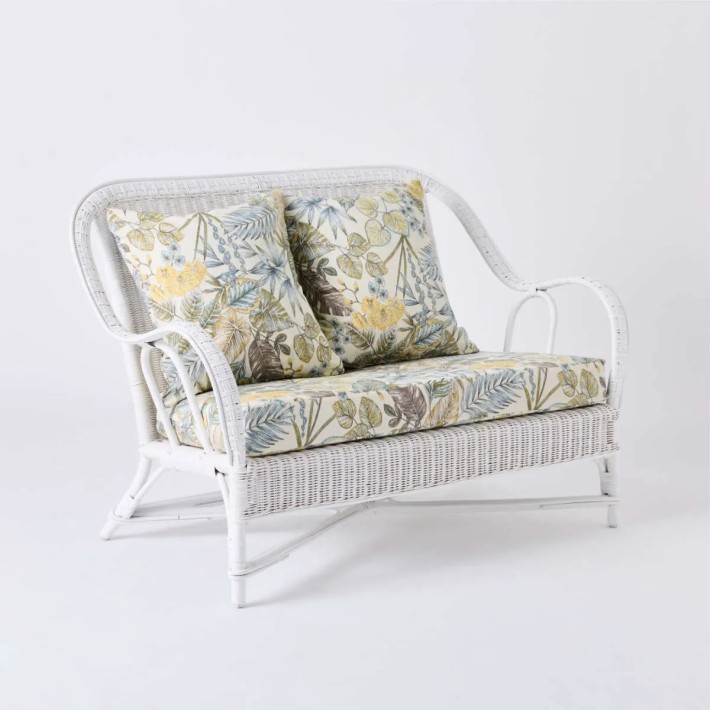 PRIMAVERA sofa in white lacquer with ecru bouquet fabric