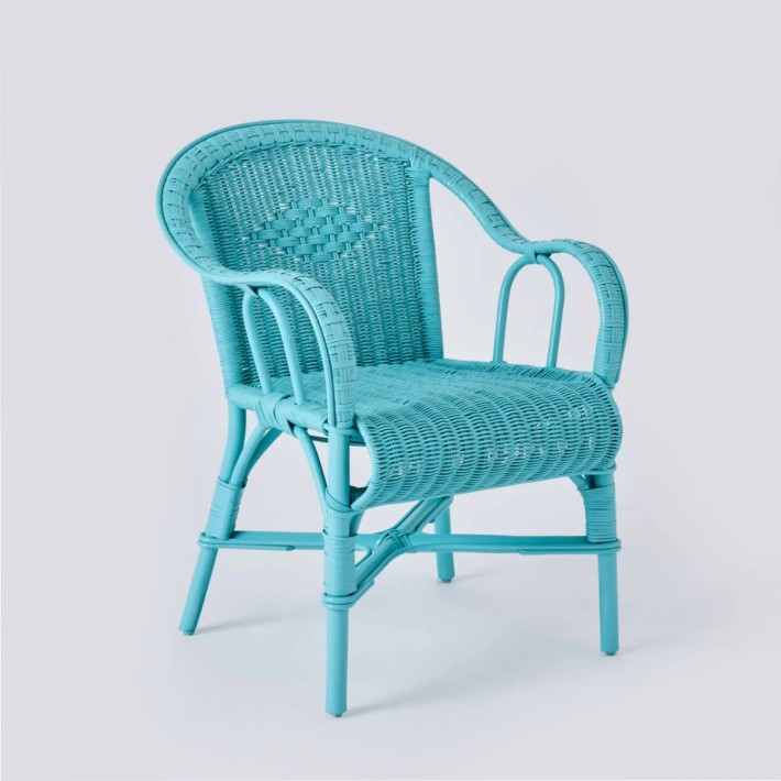 Fauteuil de table en rotin laqué bleu azur collection PRIMAVERA