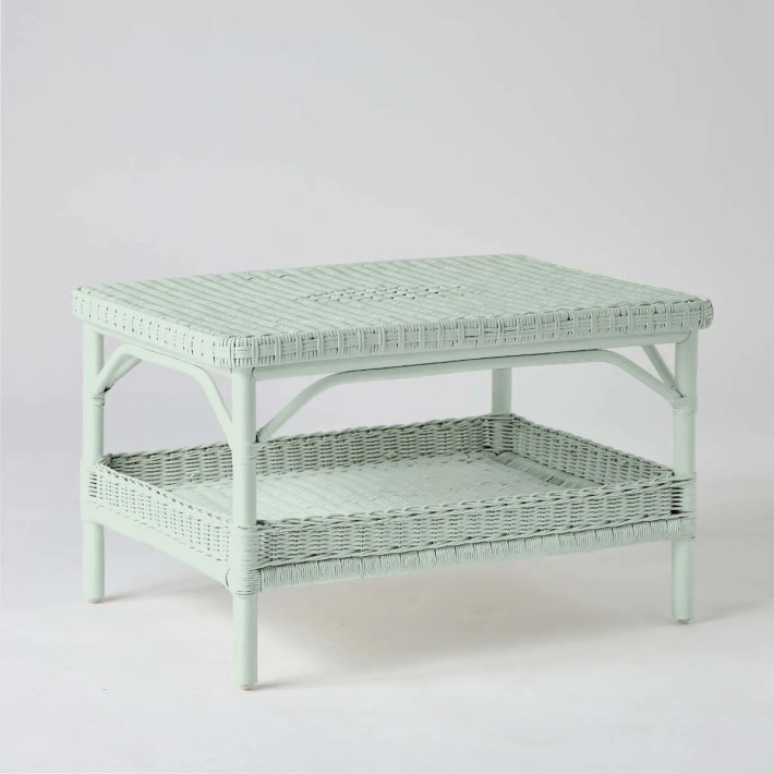 Table basse rectangulaire en rotin laqué pistache