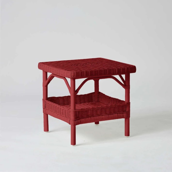 Square coffee table in ruby red lacquered rattan from the PRIMAVERA collection
