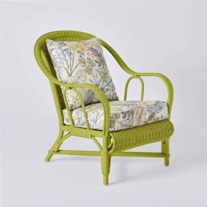 PRIMAVERA collection armchair in grass green lacquered rattan with ecru bouquet fabric