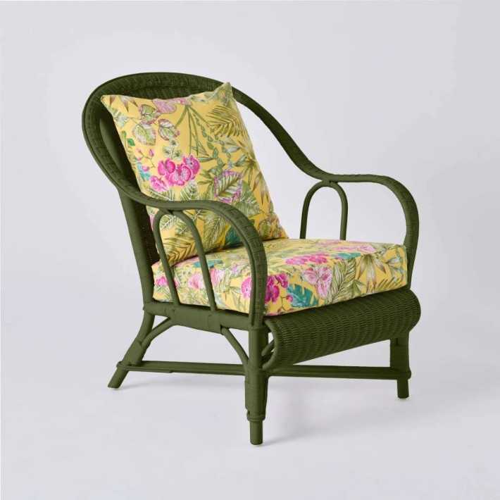 Fauteuil collection PRIMAVERA en rotin laqué vert bronze tissu bouquet yellow