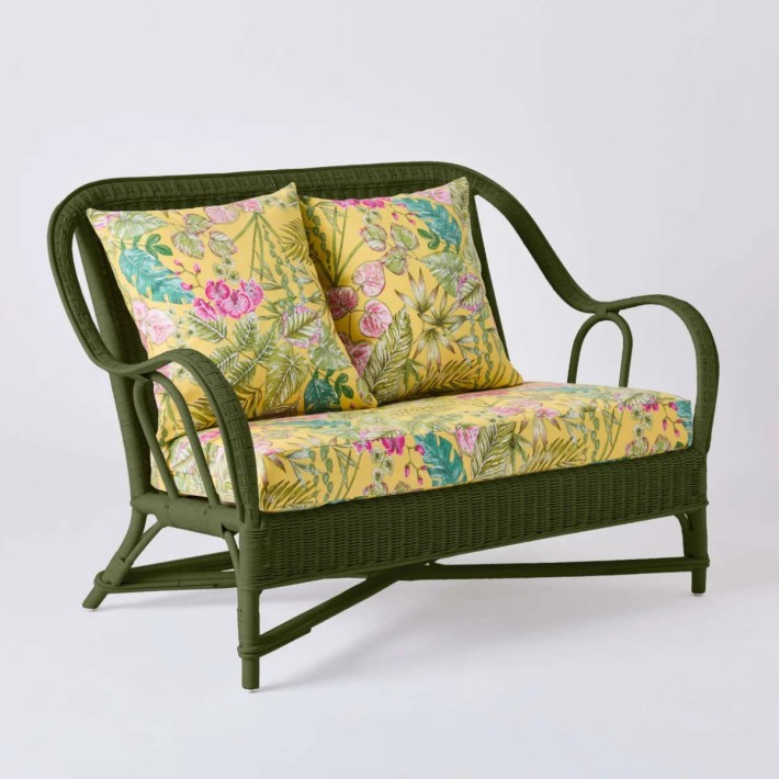 Canapé 2 places collection PRIMAVERA en rotin laqué vert bronze avec tissu bouquet yellow