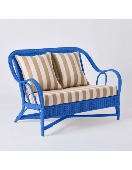 Canapé 2 places collection PRIMAVERA en rotin laqué bleu grec avec tissu rayures beiges