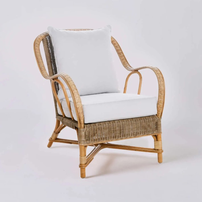 NANTUCKET armchair in distressed rattan with pearl grey fabric
