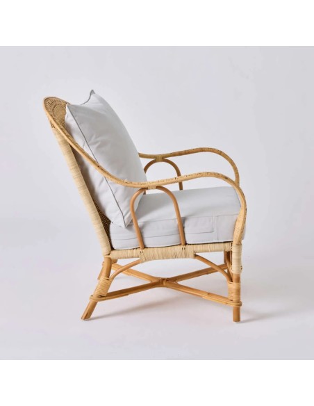 Profil fauteuil en rotin naturel NANTUCKET avec tissu gris perle par KOK MAISON