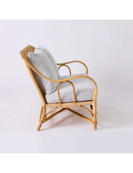 Vue de profil canapé en rotin naturel NANTUCKET collection grand-père tissu gris perle