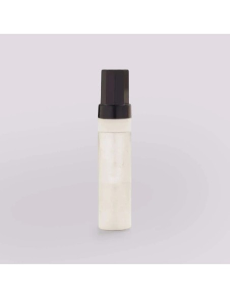 Touch-up bottle for lacquered furniture