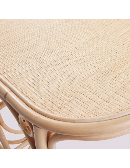 Zoom tressage rotin du plateau de la table ovale GINGKO