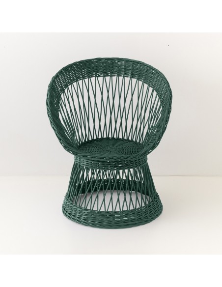 fauteuil en osier Franz laqué vert sapin vu de face