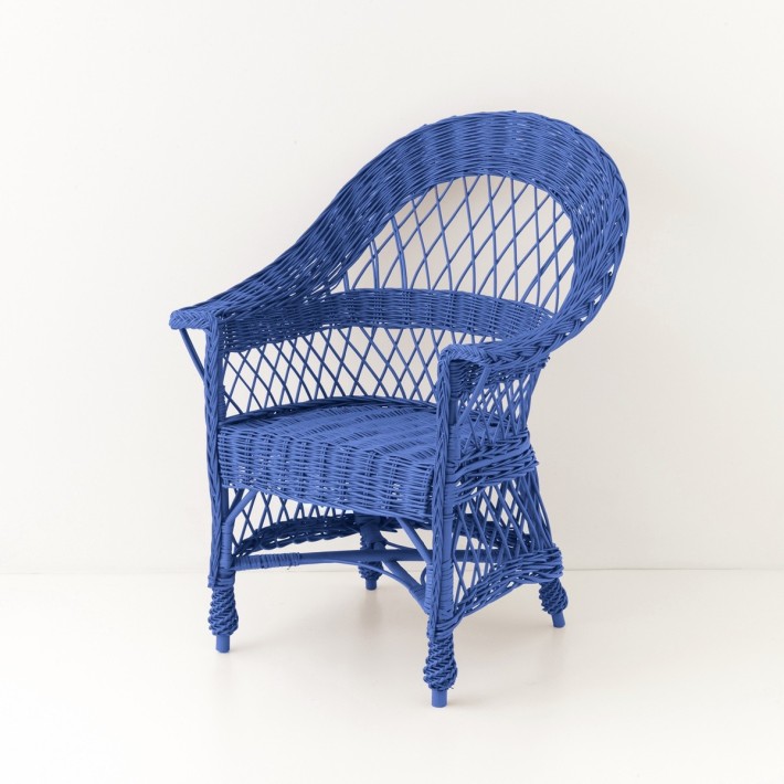 Fauteuil  en osierTom laqué bleu grec