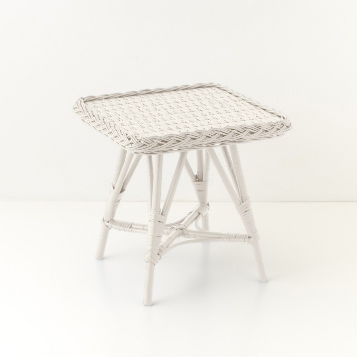 Mélina lacquered wicker table with woven top