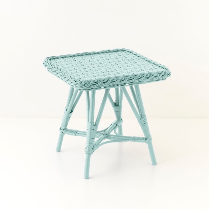 Mélina lacquered wicker table with woven top