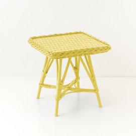 Mélina lacquered wicker table with woven top