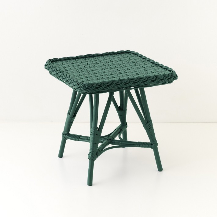 Mélina lacquered wicker table with woven top