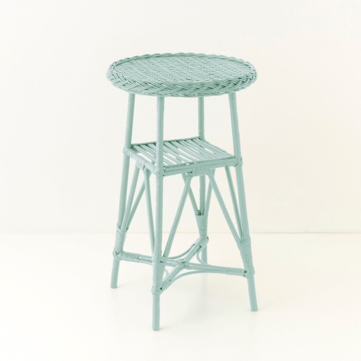 Mélina lacquered wicker pedestal table with woven top