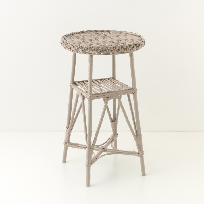 Mélina lacquered wicker pedestal table with woven top