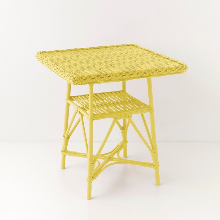Table repas en osier 70x70 cm Mélina laqué jaune