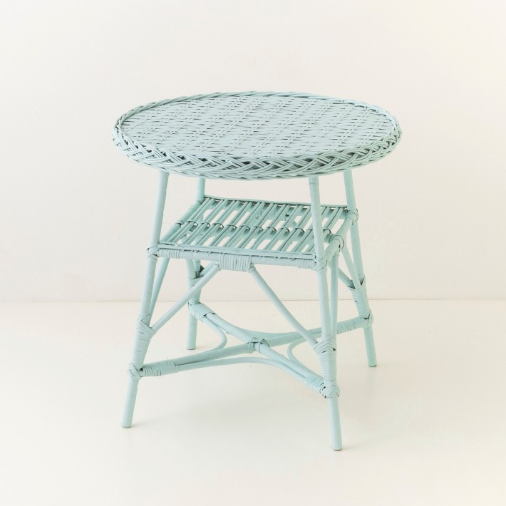Mélina lacquered wicker table with woven top
