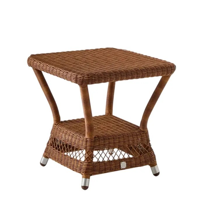 Biarritz square coffee table in chestnut brown resin